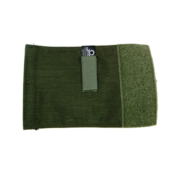 AU893